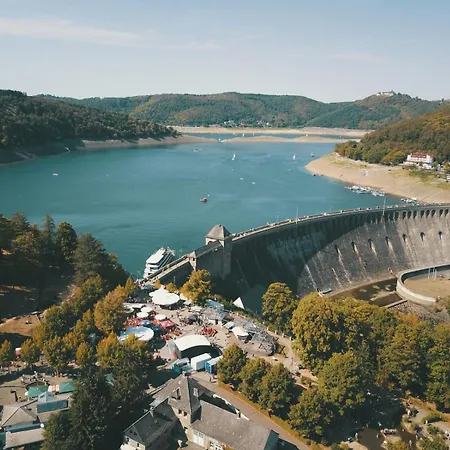 Schoene Aussicht Gruen アパート Hemfurth-Edersee